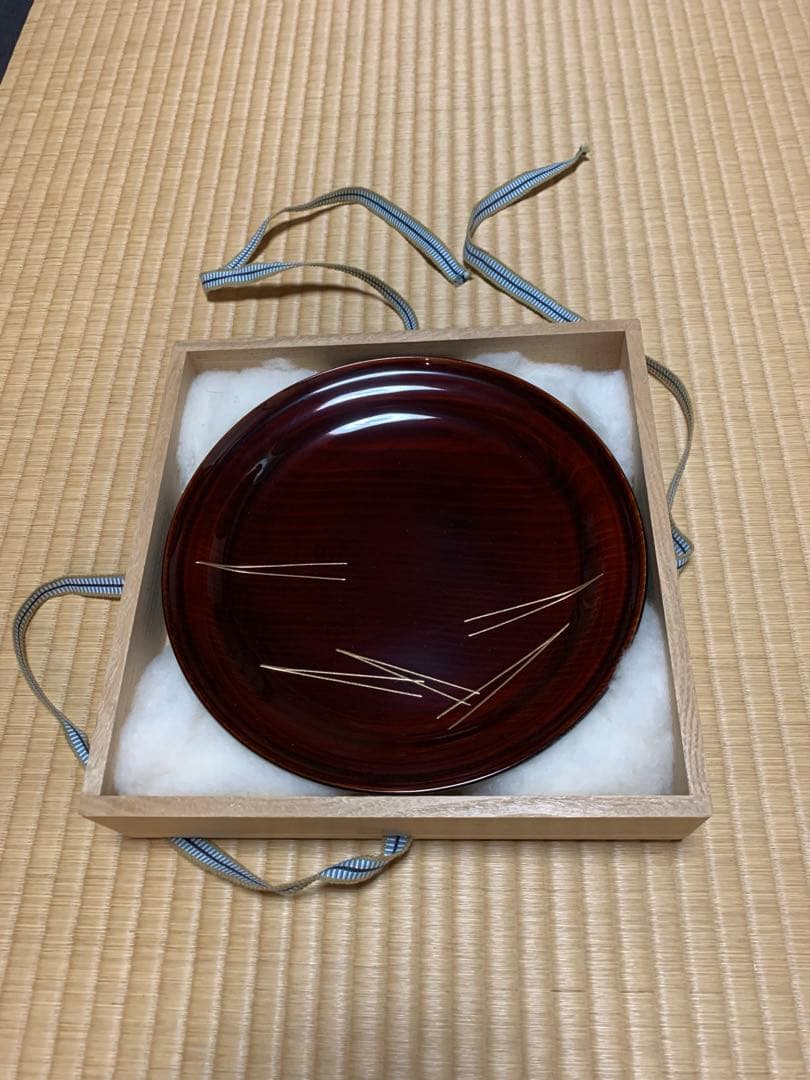 菓子器　近左作、松葉蒔絵松ノ木青海盆