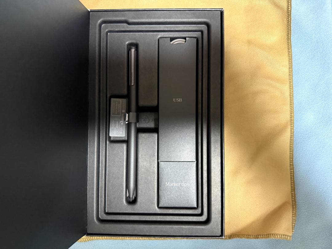 reMarkable Paper Pro Move MarkerPlusケース付