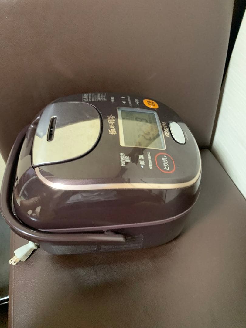 象印 圧力IH炊飯ジャー　極め羽釜　3.5合炊き　NP-QB06-2018年