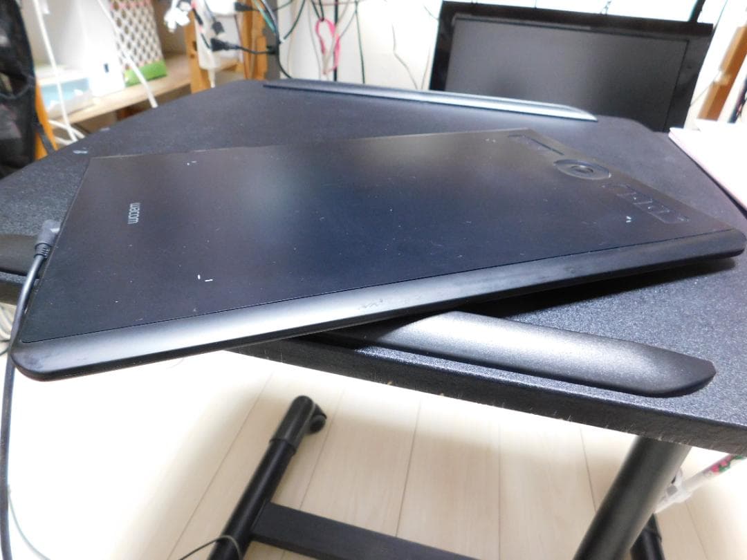 Intuos Pro Medium PTH-660/K0、 Pro Pen 2