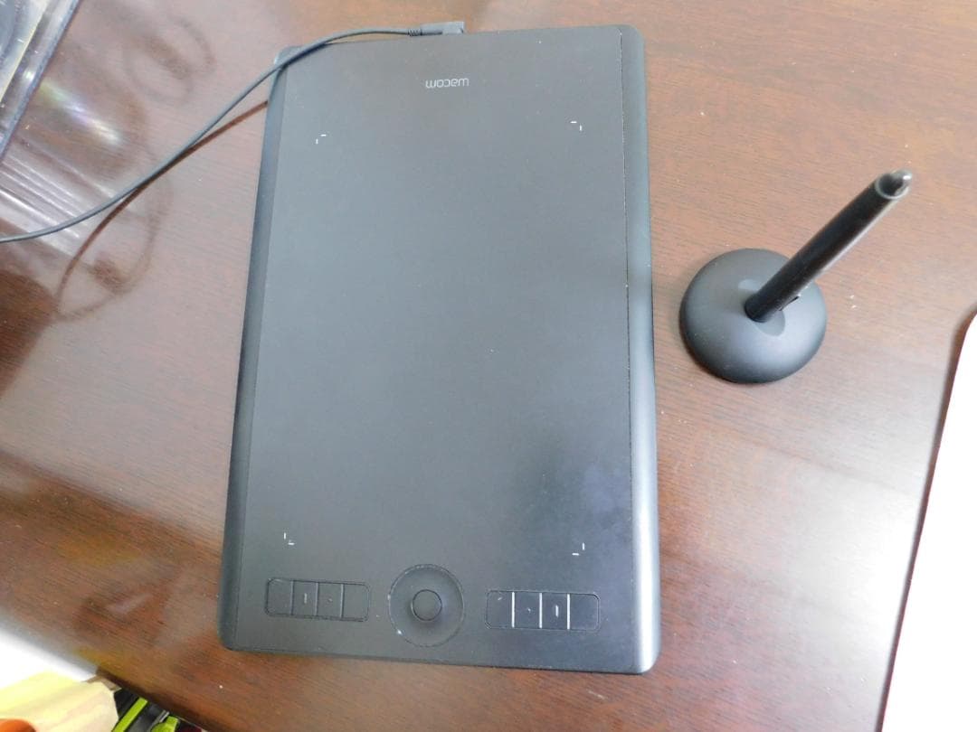 Intuos Pro Medium PTH-660/K0、 Pro Pen 2