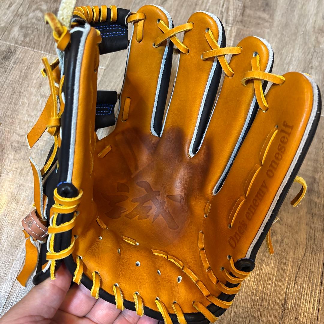 誠ナチュラルフィット 軟式グローブ 黒/オレンジ