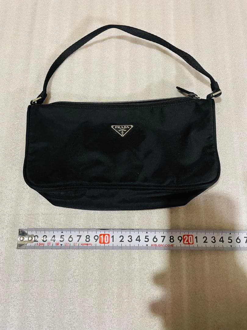 美品 PRADA ブラック ナイロン ハンドバッグ アクセサリーポーチ