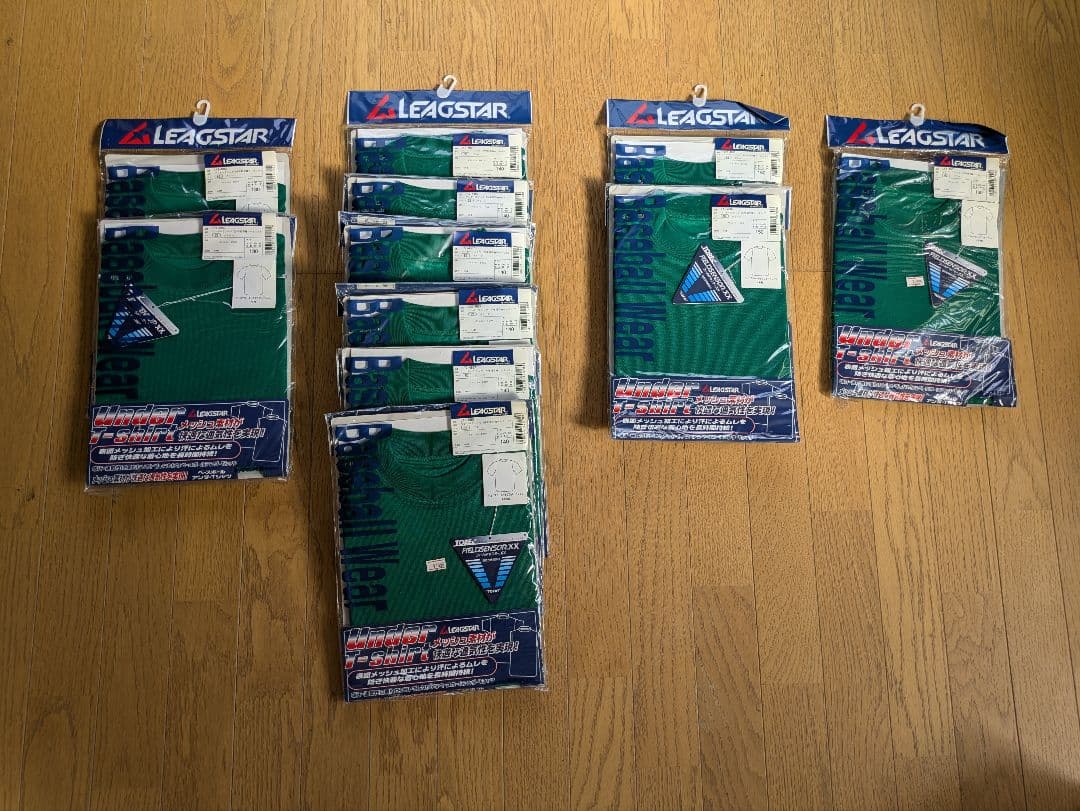 Mii︎︎︎︎︎☻ページ　ミズノ アンダーシャツ 5枚＋リーグスター11枚