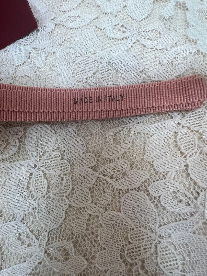 【新品、未使用】フェラガモ　カチューシャ　ピンク