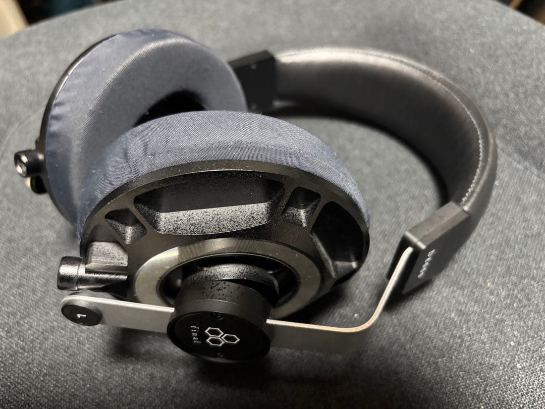 ヘッドホン D8000 final