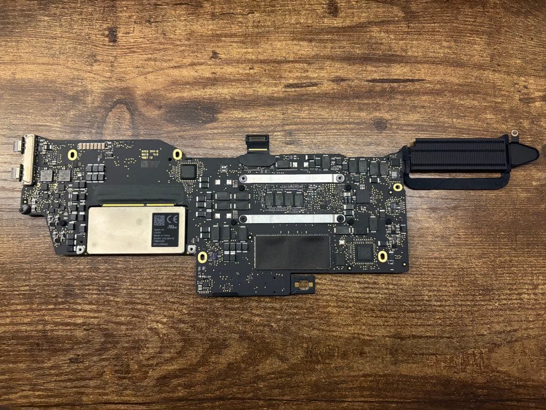 MacBook Pro A1708 ロジックボード SSD256GB