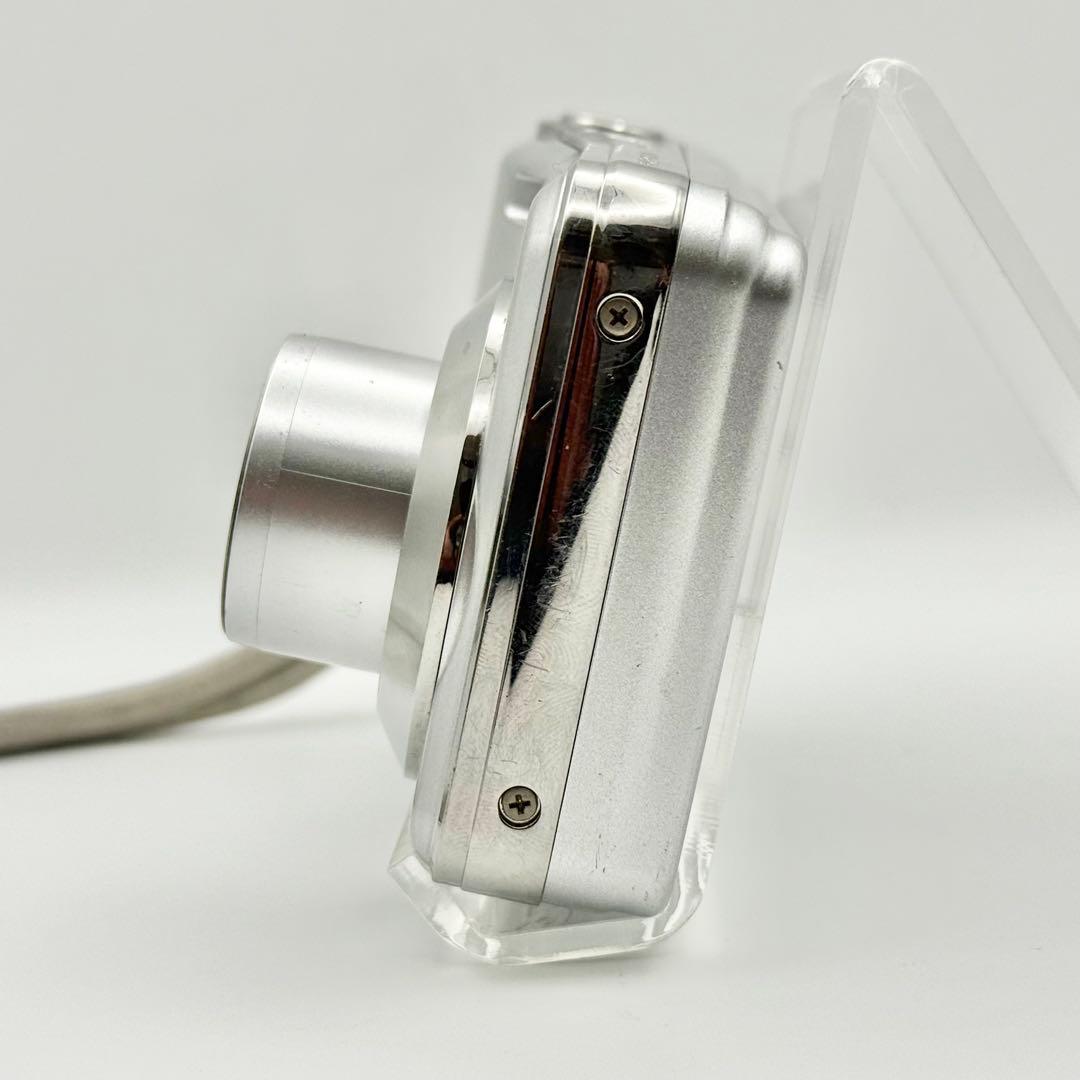 【動作品】FUJIFILM FINEPIX AV240 コンデジ 単三電池対応