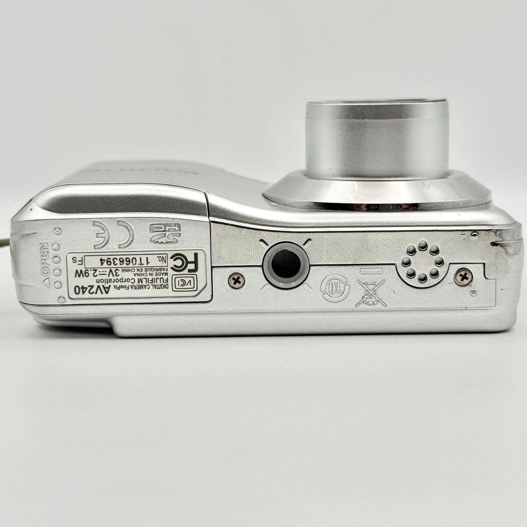 【動作品】FUJIFILM FINEPIX AV240 コンデジ 単三電池対応