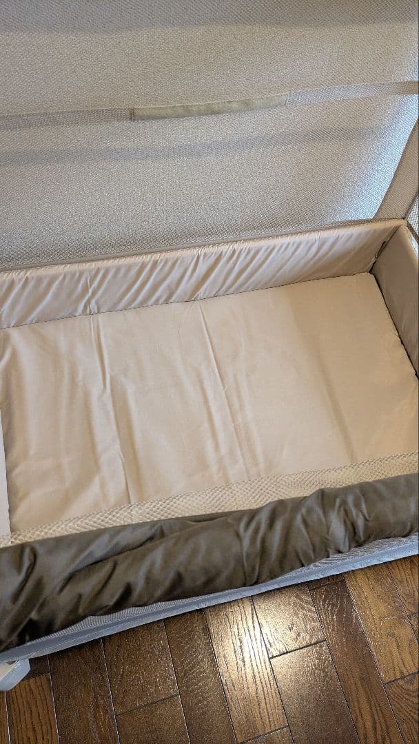 Apricaベビーベッド【ベビーサークル】収納袋付き