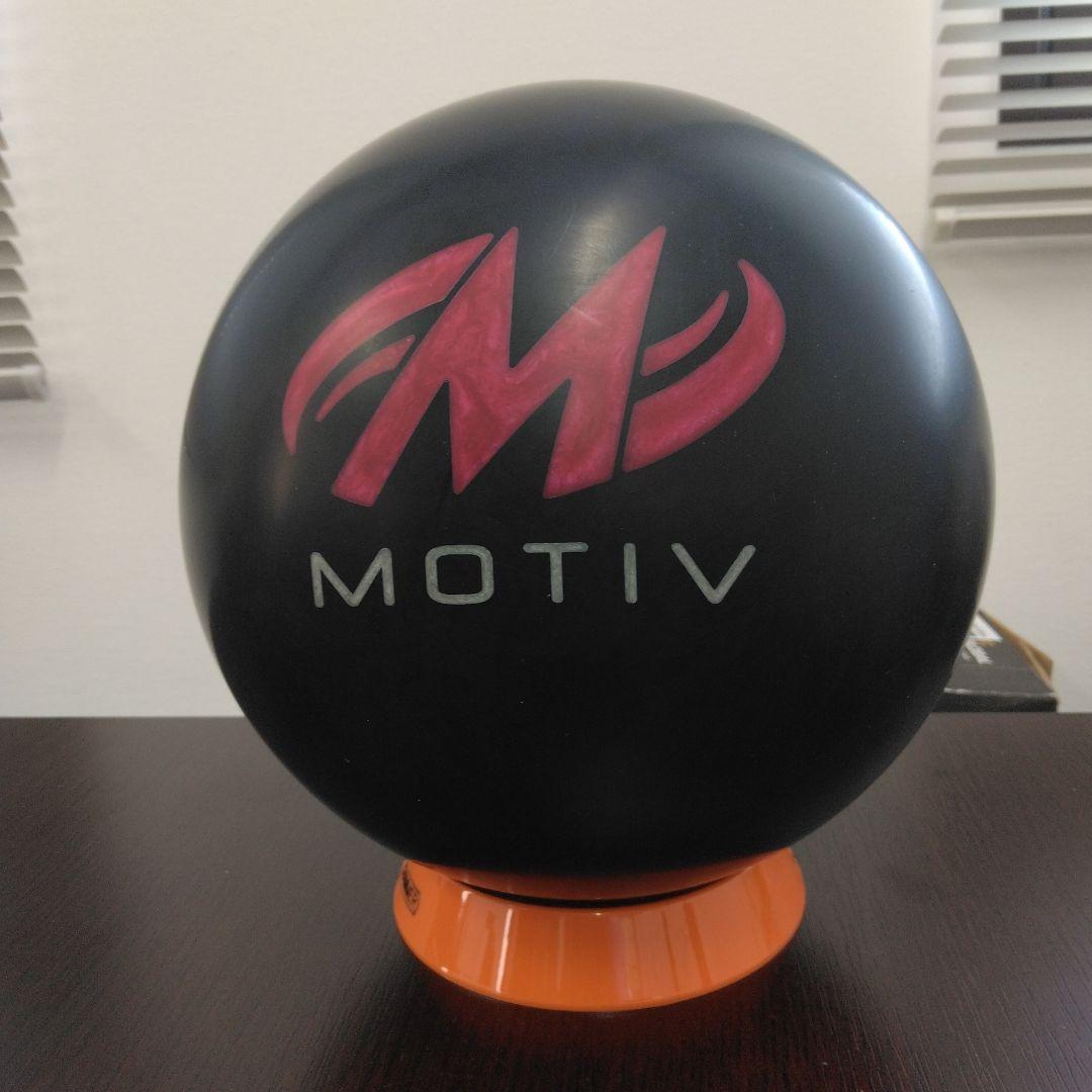 MOTIV JACKAL MAGIC ボウリングボール 14p4ozです。
