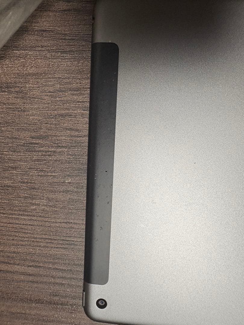 iPad スペースグレー 本体 + 透明ケース　セルラー第8世代　ケース、ガラス