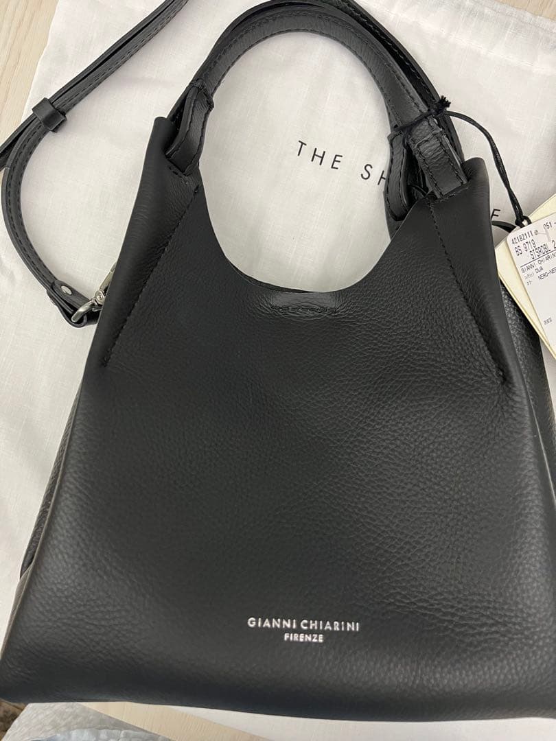 【新品未使用】GIANNI CHIARINI デュア Sイタリア製　半額価格