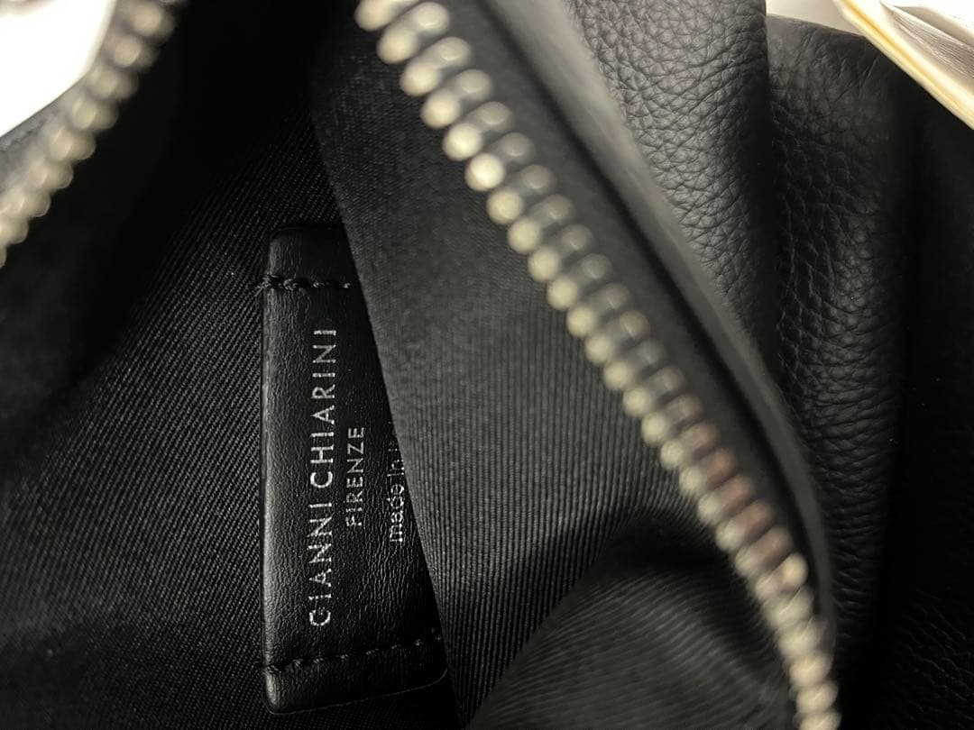 【新品未使用】GIANNI CHIARINI デュア Sイタリア製　半額価格