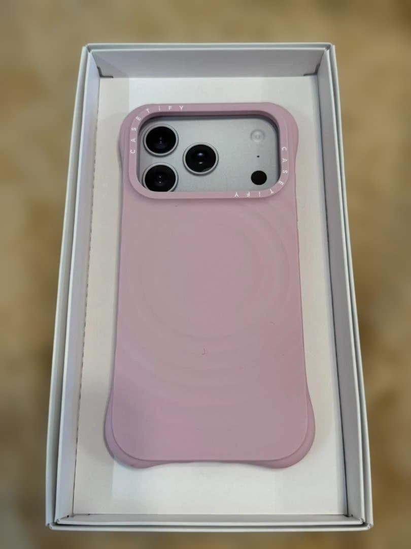 【美品】CASETiFY×Essentials iPhone17pro ケース