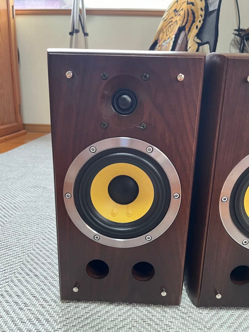 自作スピーカー　② ウォールナット無垢エンクロージャー