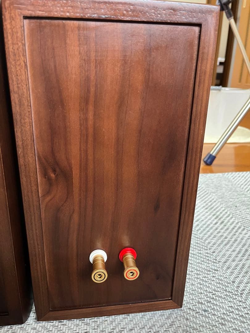 自作スピーカー　② ウォールナット無垢エンクロージャー