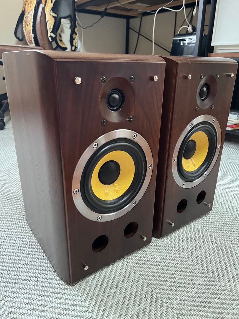 自作スピーカー　② ウォールナット無垢エンクロージャー