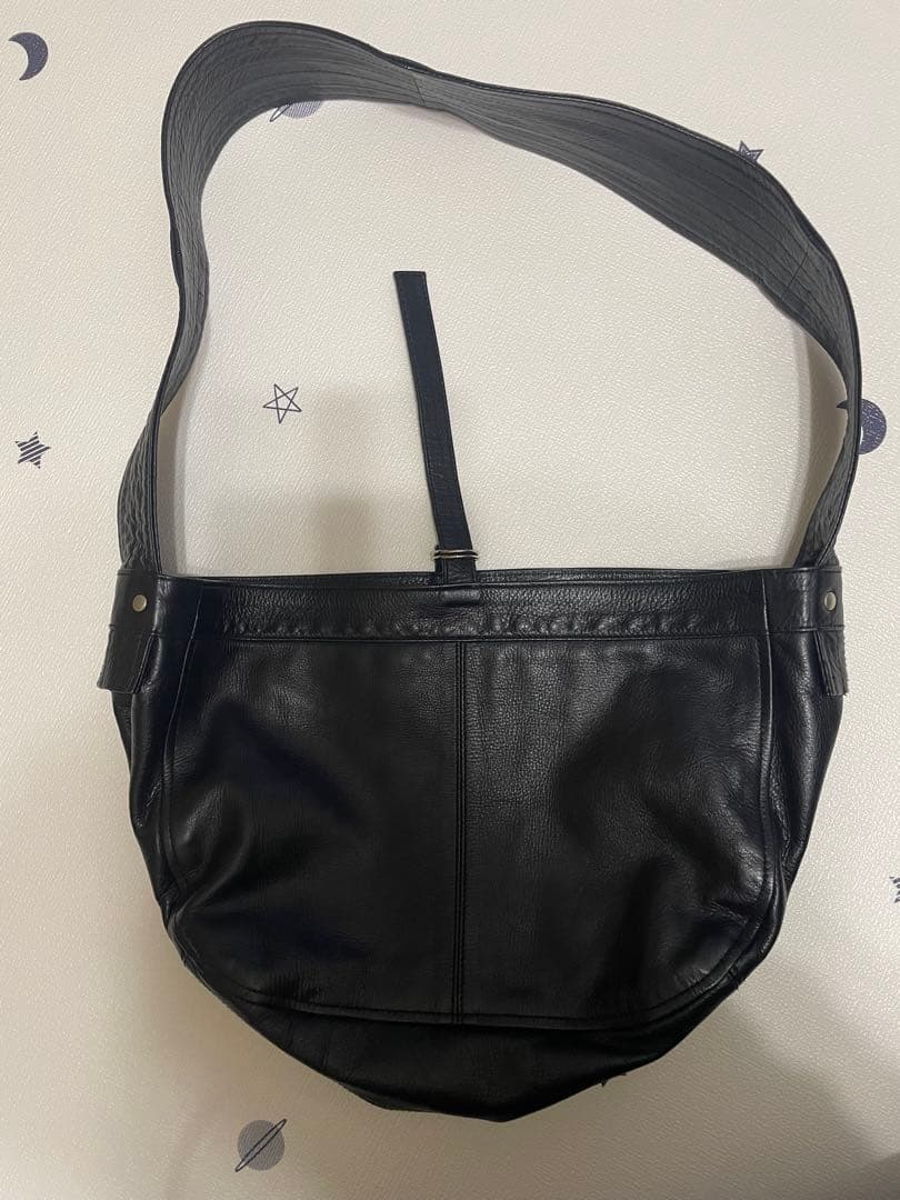 《CCU NEWS PAPER BAG M》 シーシーユーレザーショルダーバッグ