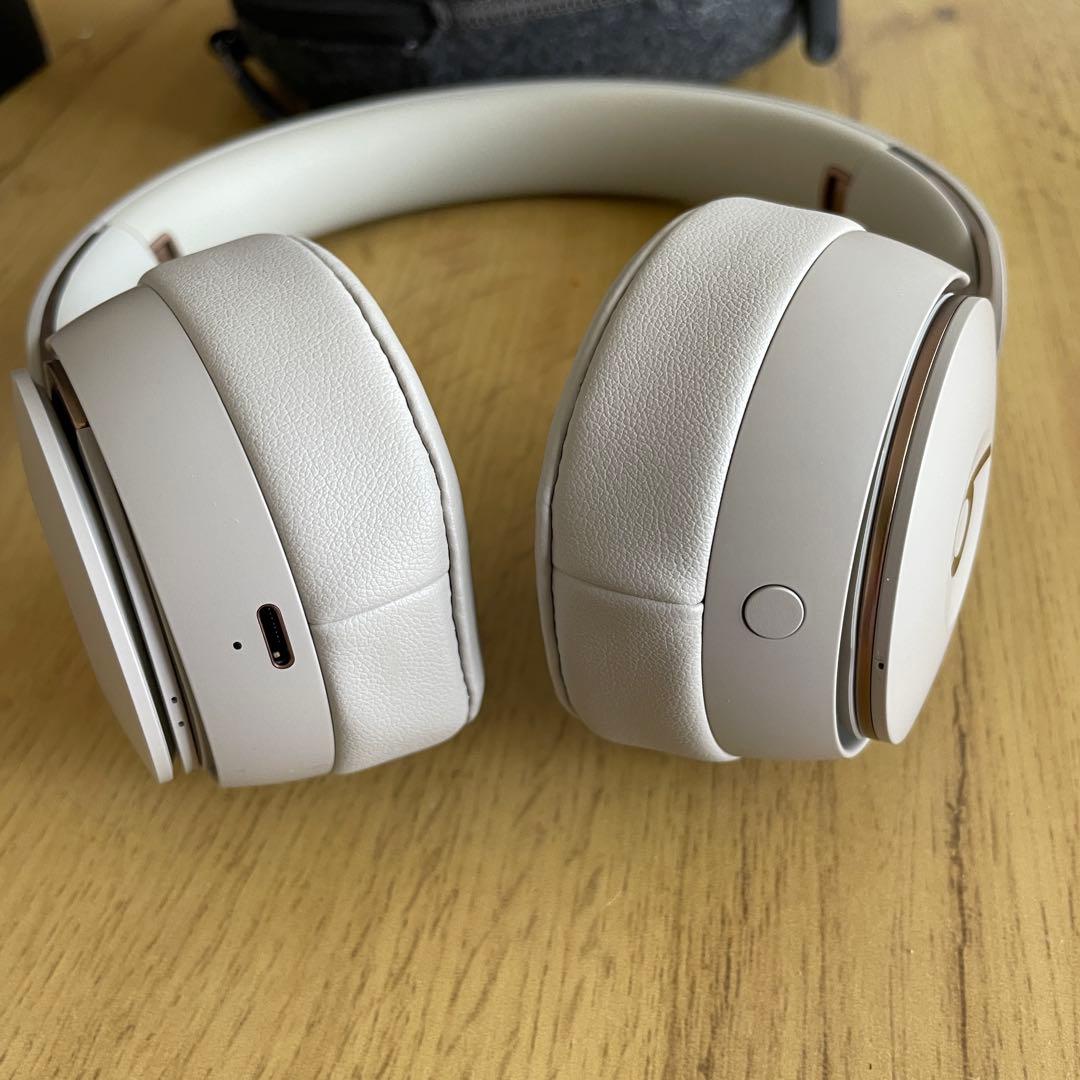 Beats Solo Pro ワイヤレスヘッドホン グレイ