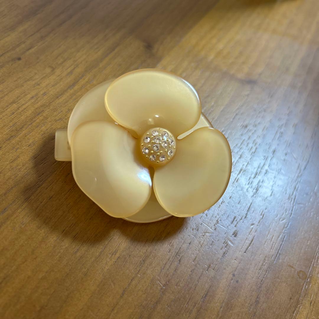 アレクサンドルドゥパリ　バレッタ　クリーム色