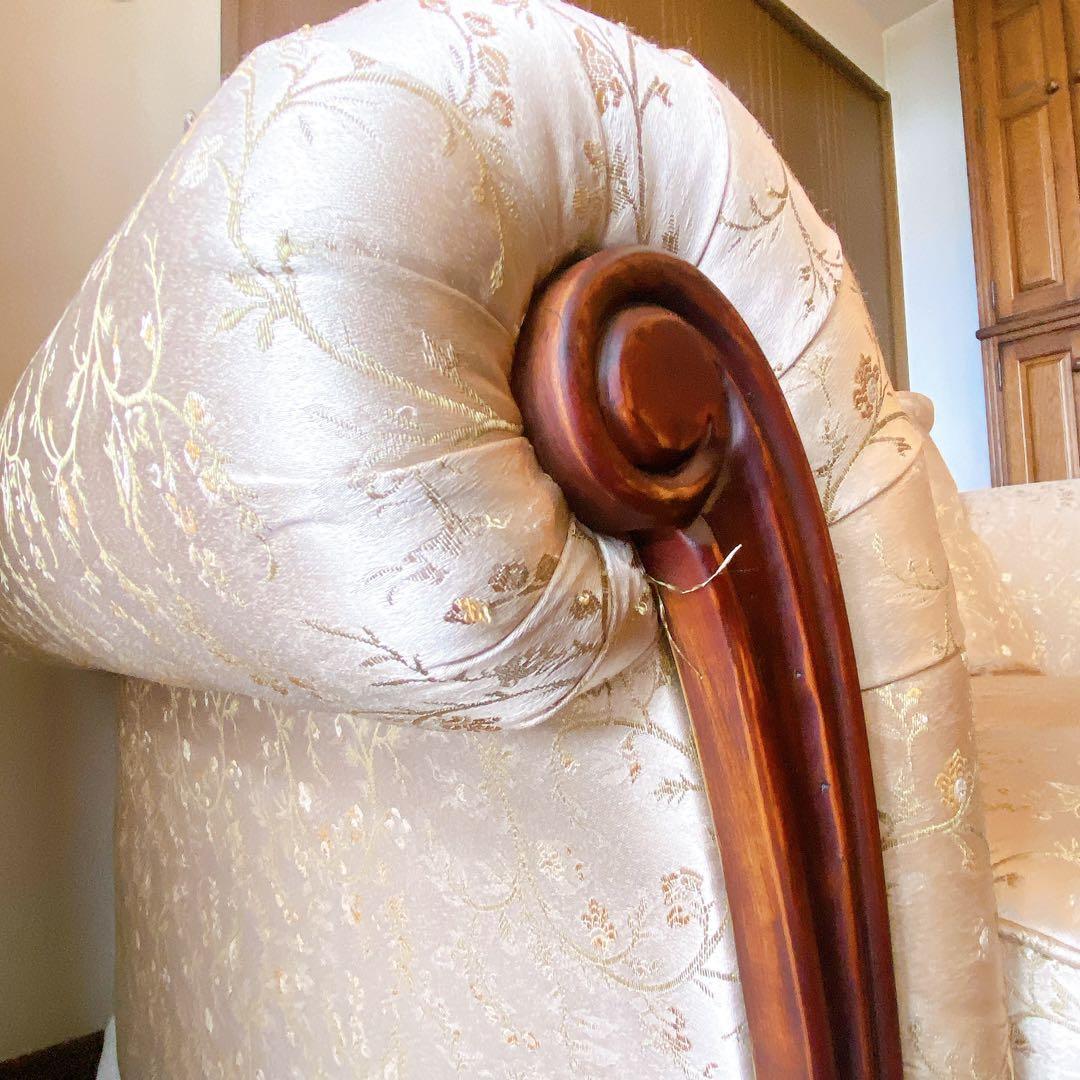 クラシックスタイル クリーム色 2人掛けソファ