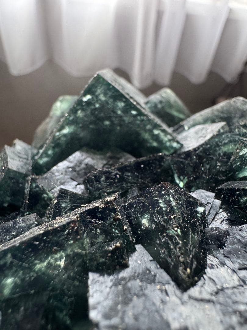 hopeナミビア月光フローライトコレクターピース ＆キラキラパイライト共生