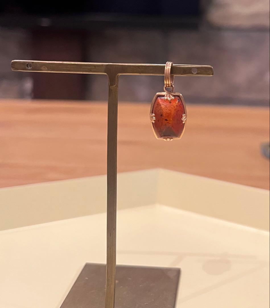 agete アガット アンバー　チャーム　10k 琥珀