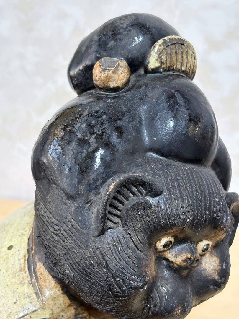 信楽焼　松茸を持つタヌキの置き物　狸庵　金運　商売繁盛　アンティーク