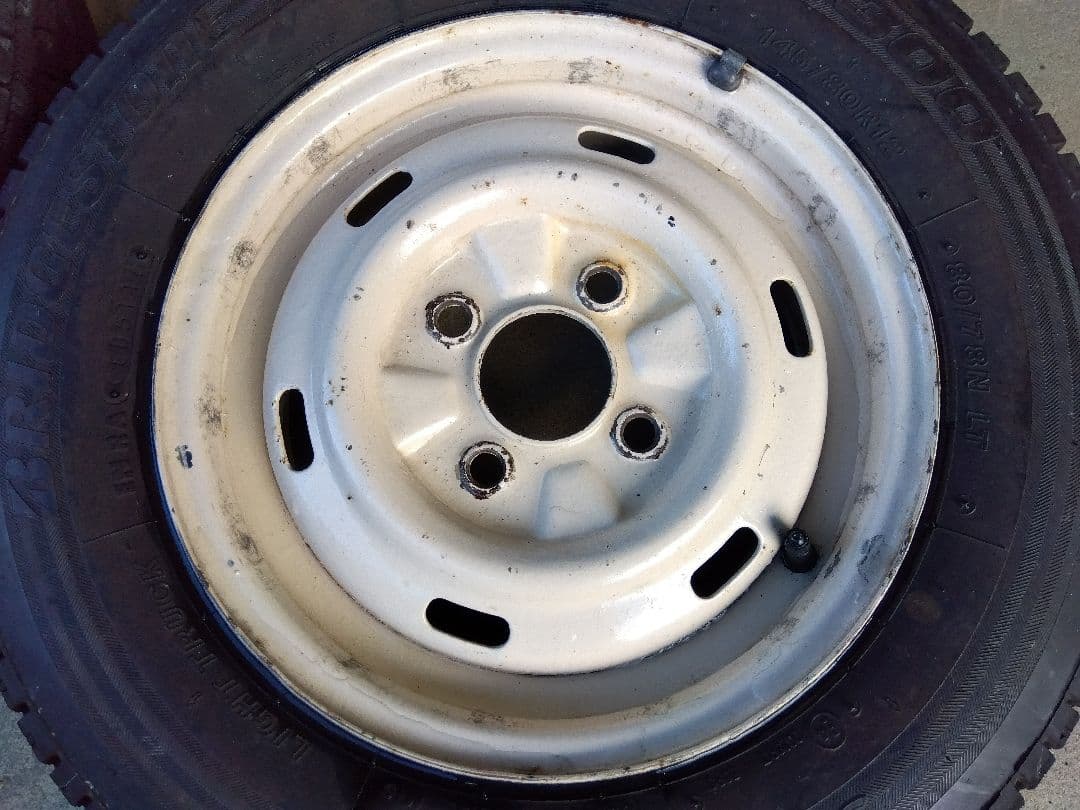 送料無料★軽トラ軽バン★１２インチホイールスタッドレスタイヤ