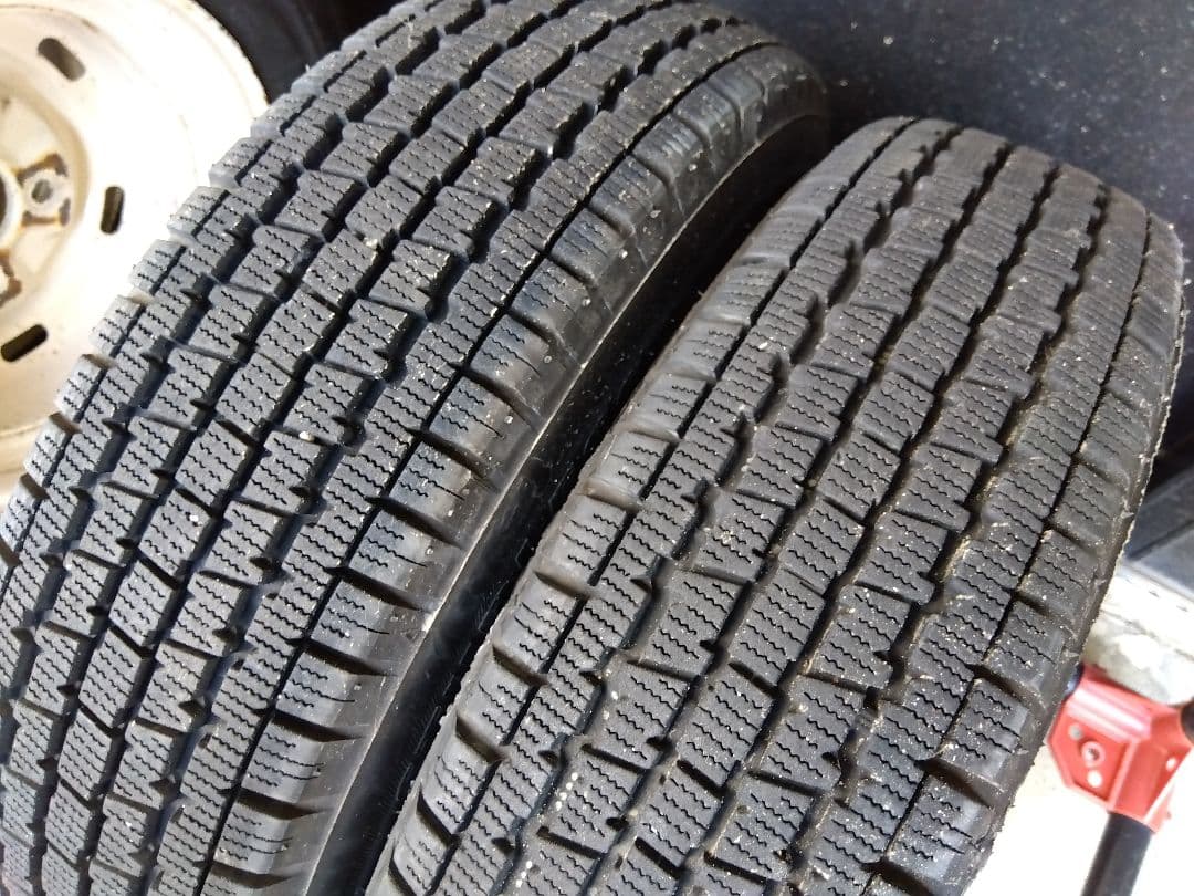 送料無料★軽トラ軽バン★１２インチホイールスタッドレスタイヤ