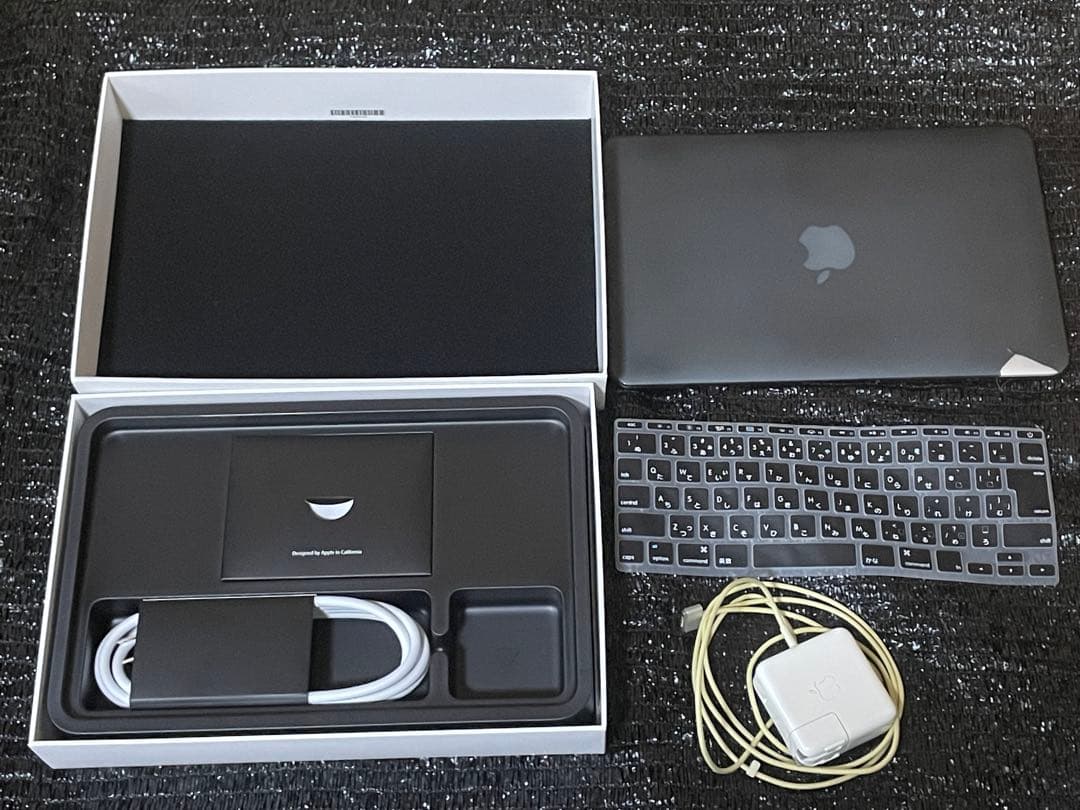 MacBook Air 2015 11インチ i5 8GB SSD240GB