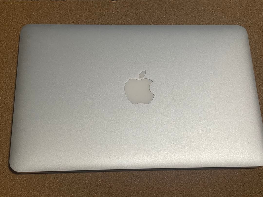 MacBook Air 2015 11インチ i5 8GB SSD240GB
