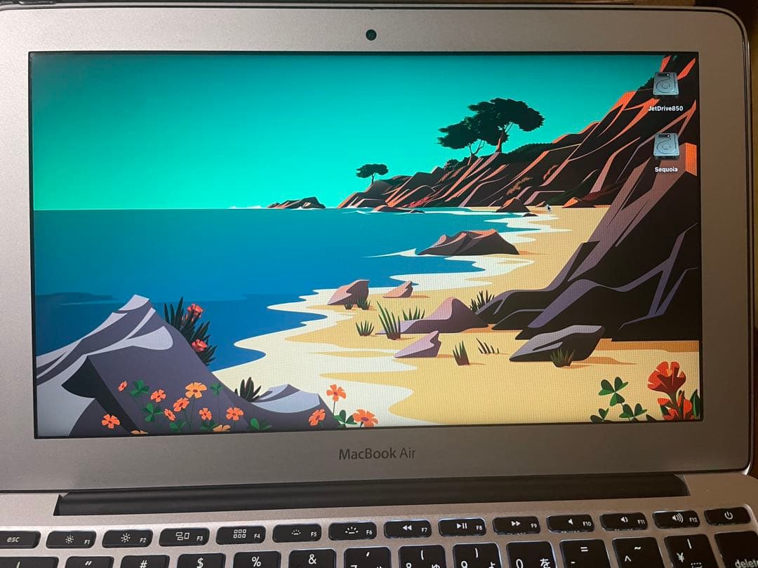 MacBook Air 2015 11インチ i5 8GB SSD240GB