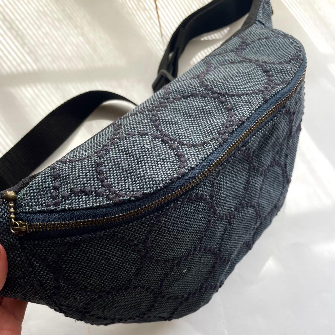 ミナペルホネン タンバリンネイビー　ハンドメイドボディバッグ