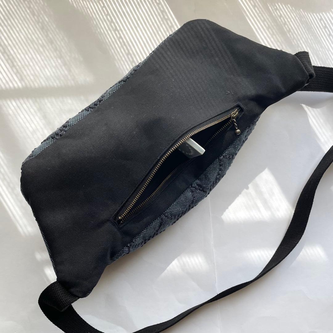 ミナペルホネン タンバリンネイビー　ハンドメイドボディバッグ