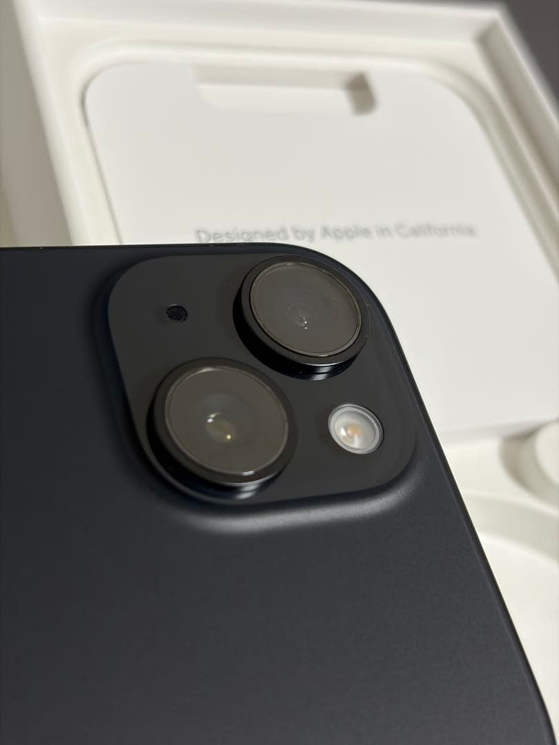 美品 フィルム付き iPhone 15 ブラック 256GB SIMフリー