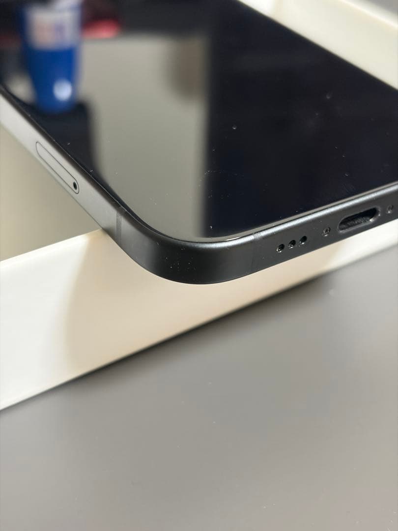 美品 フィルム付き iPhone 15 ブラック 256GB SIMフリー