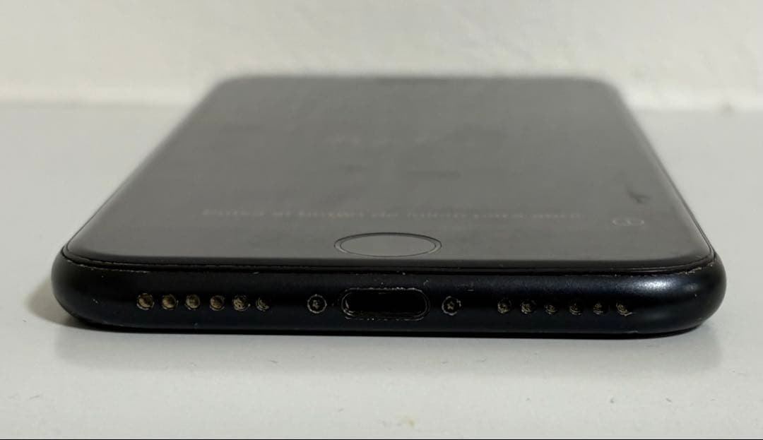 iPhone SE（第2世代） 64GB ブラック（SIMフリー）