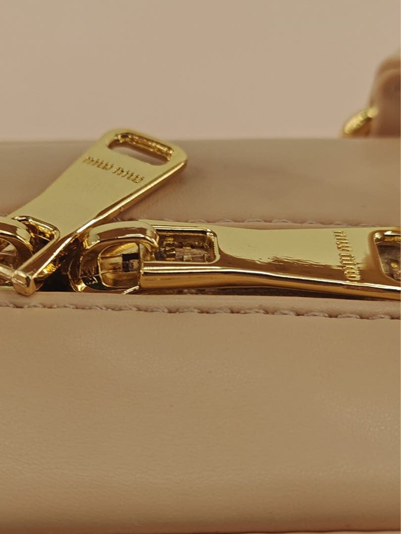 【お値下げ】MIU MIU ミニボストン キルティング ベージュ ゴールド金具