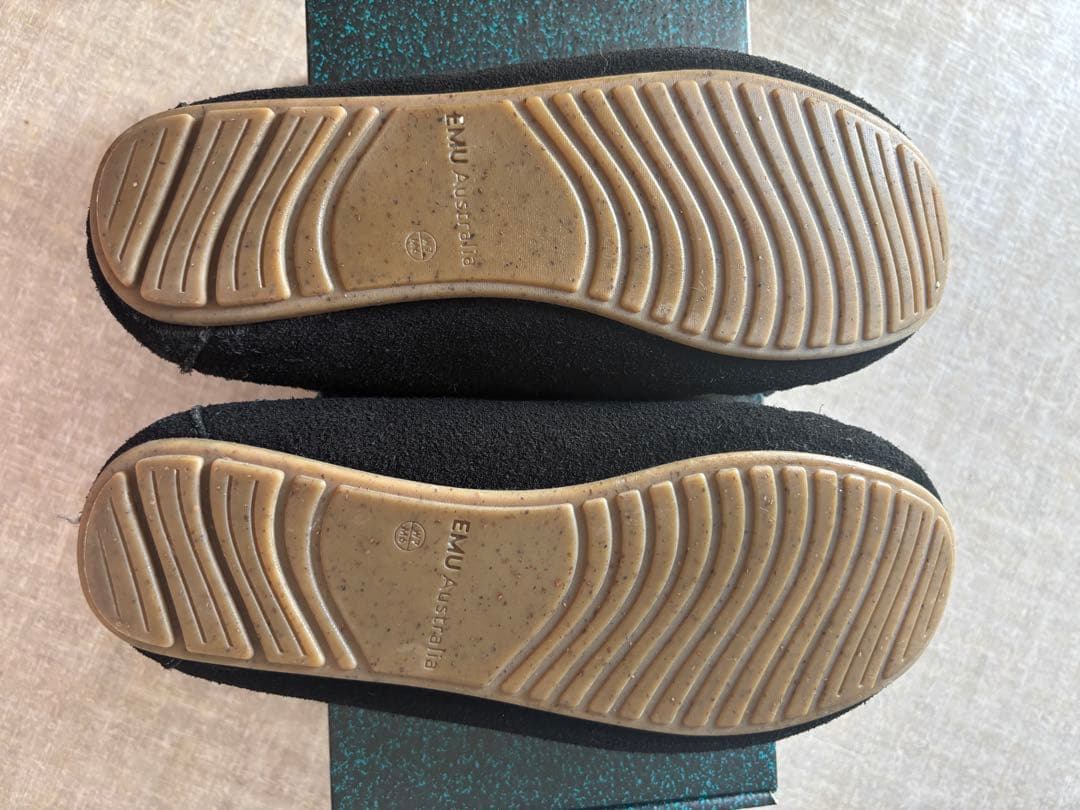 W7サイズ／EMU Amity Cuff モカシン　ブラック