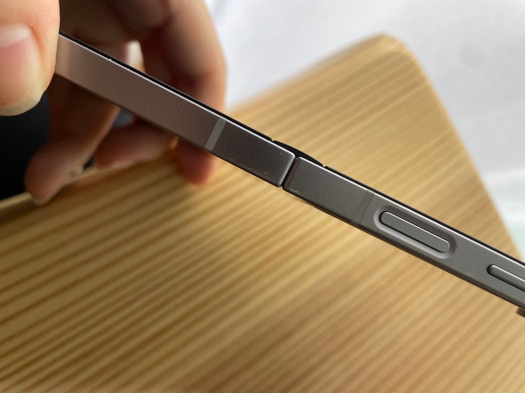 Z flip6 折りたたみ式スマートフォン シルバー