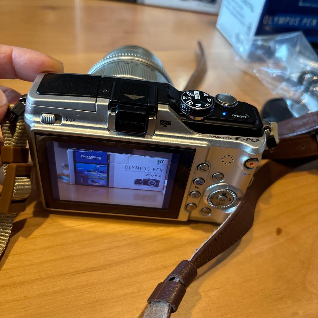 Olympus PEN E-PL2本体、標準14-42mm＋17mmパンケーキ