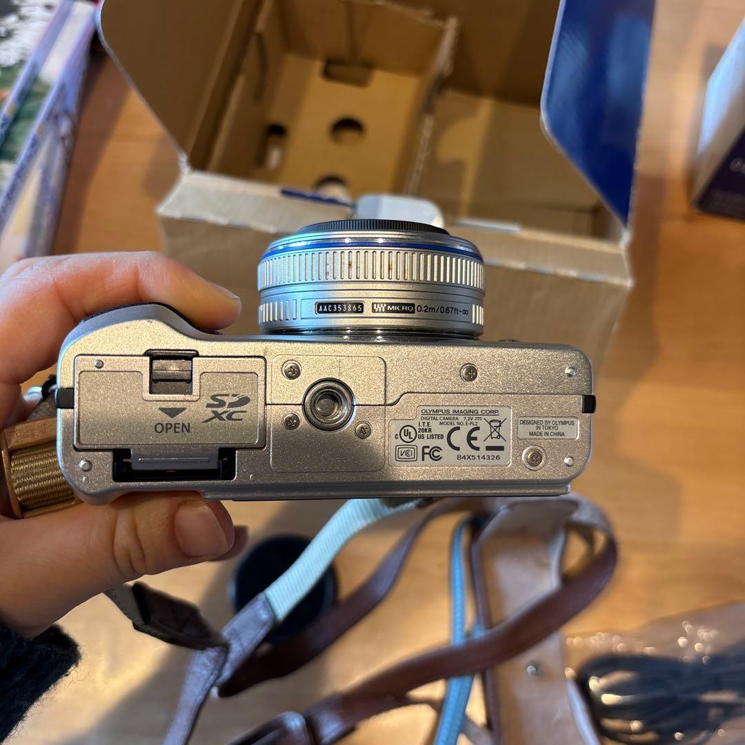 Olympus PEN E-PL2本体、標準14-42mm＋17mmパンケーキ