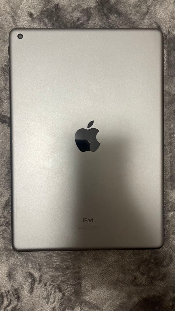 iPad本体 シルバー Logitechキーボード付き