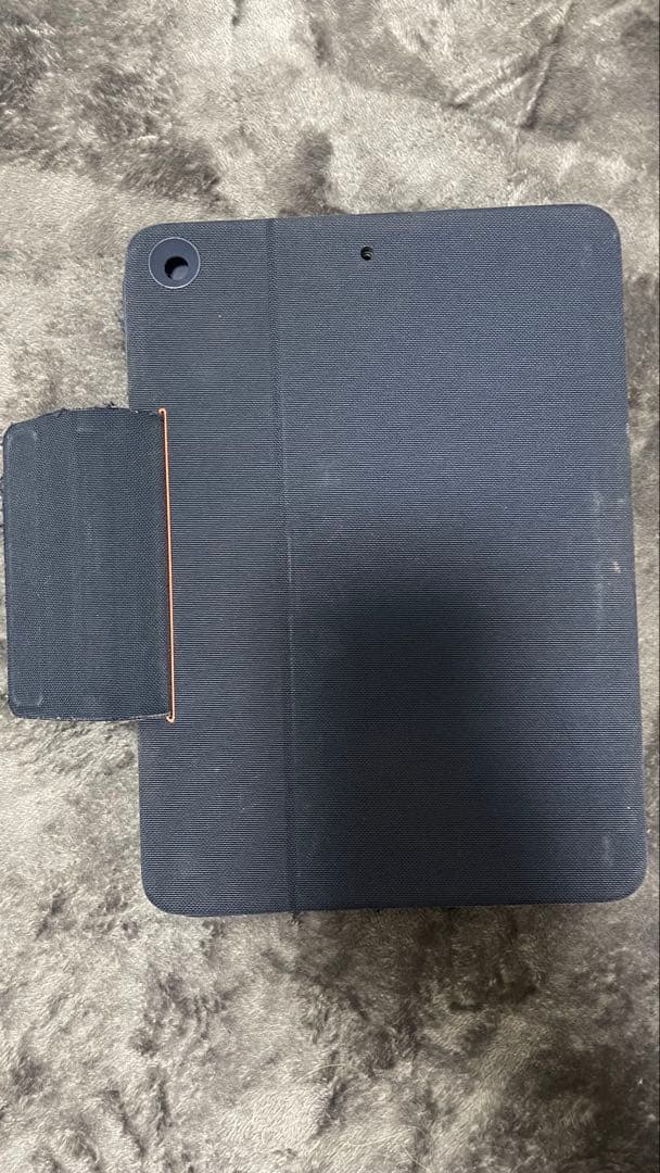 iPad本体 シルバー Logitechキーボード付き