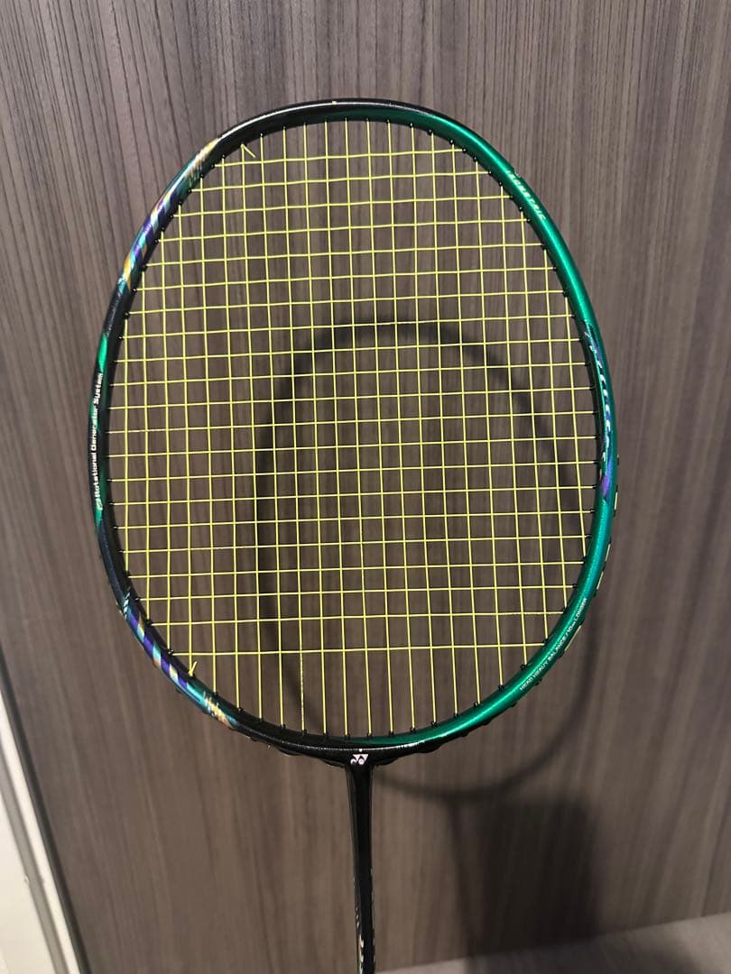 バドミントンラケット アストロクス99リーチョンウェイモデル