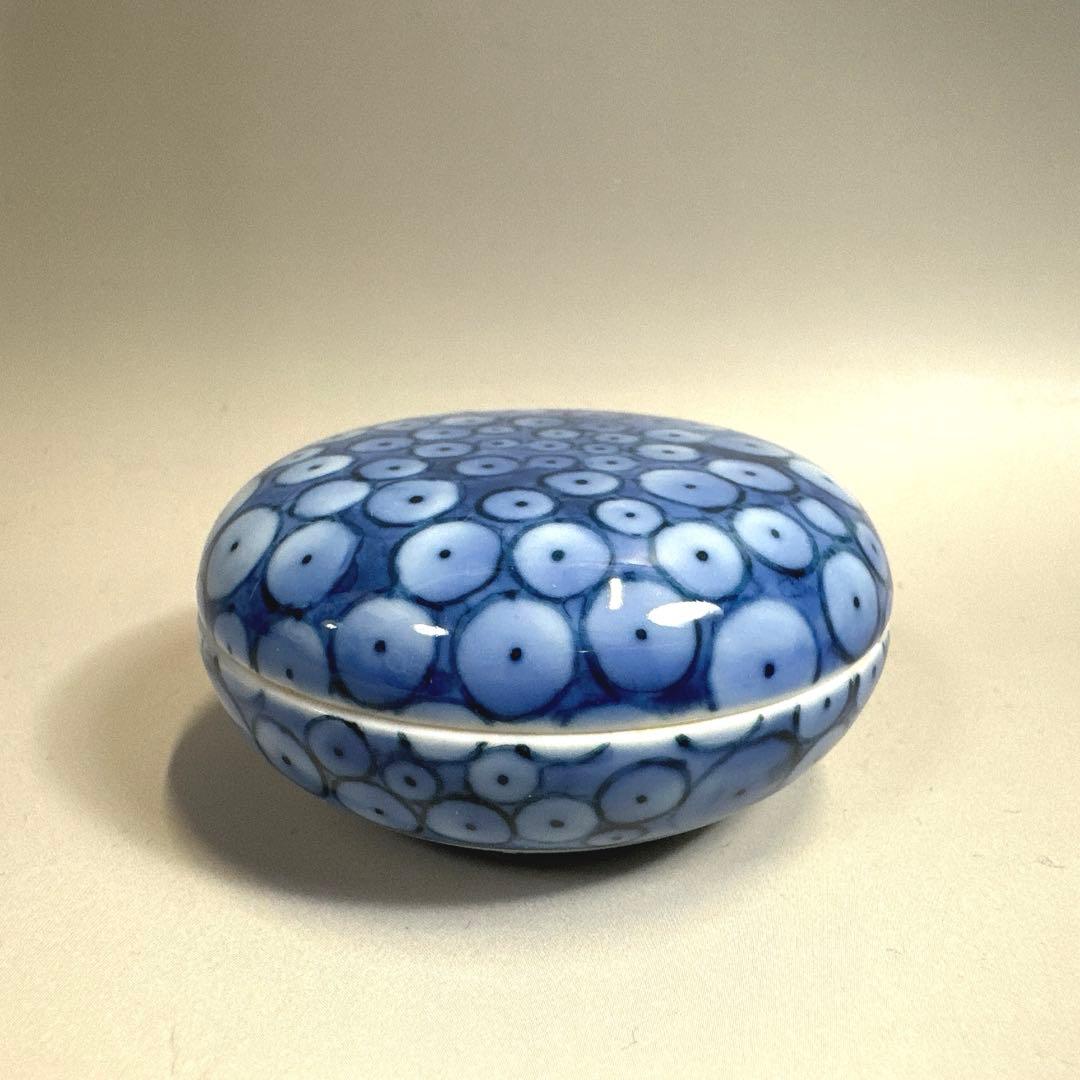 た*る様 茶道具 十三代 酒井田柿右衛門 古代染付 水玉文様 香合