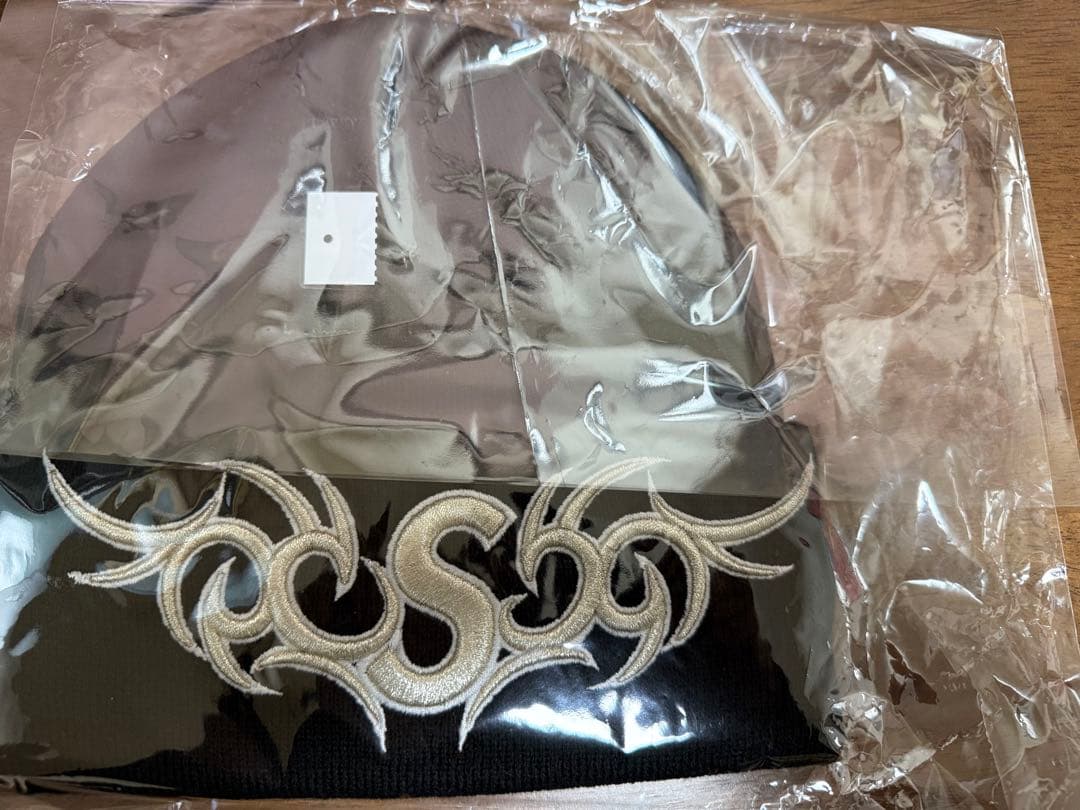 【新品タグ付き】New Era Tribal S Logo Beanie