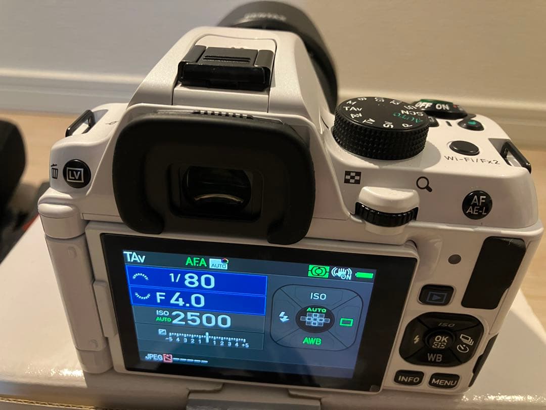 チ*プ様 PENTAX ペンタックス　KF デジタル一眼レフカメラ ホワイト